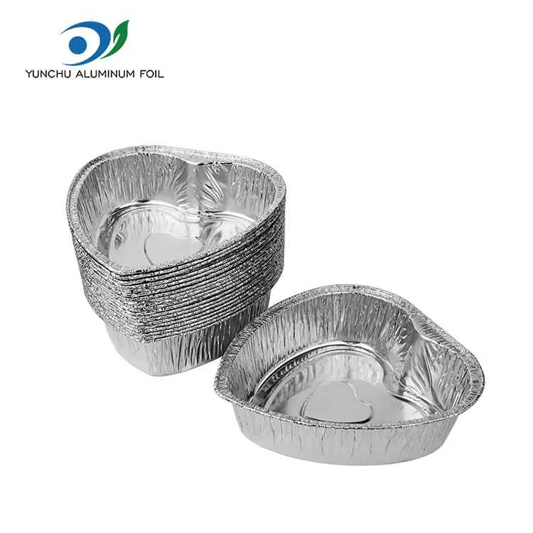 Recipientes de papel alumínio prateado em forma de coração em forma de coração
